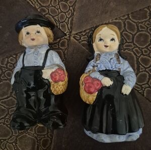 Vintage 60s Amish People Salt And Pepper Shakers